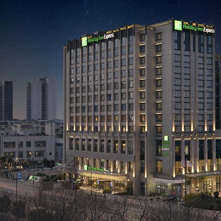 Holiday Inn Express Chengdu Huanhuaxi By Ihg-Near Jinsha Site Musem,Near Wuhou Temple Museum,Welcome Drinks,Free Gym,Free Self-Service Laundry エクステリア 写真