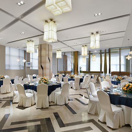 Holiday Inn Express Chengdu Huanhuaxi By Ihg-Near Jinsha Site Musem,Near Wuhou Temple Museum,Welcome Drinks,Free Gym,Free Self-Service Laundry エクステリア 写真