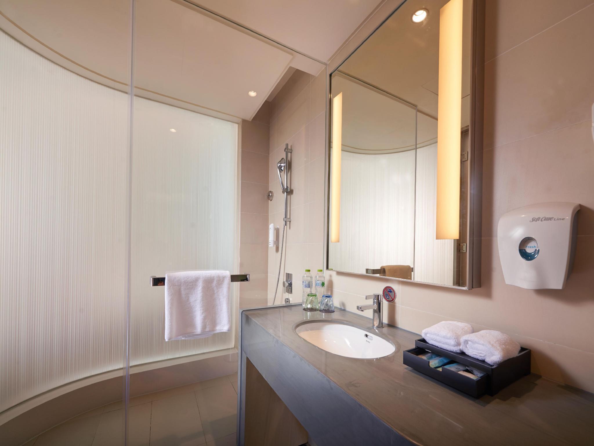 Holiday Inn Express Chengdu Huanhuaxi By Ihg-Near Jinsha Site Musem,Near Wuhou Temple Museum,Welcome Drinks,Free Gym,Free Self-Service Laundry エクステリア 写真