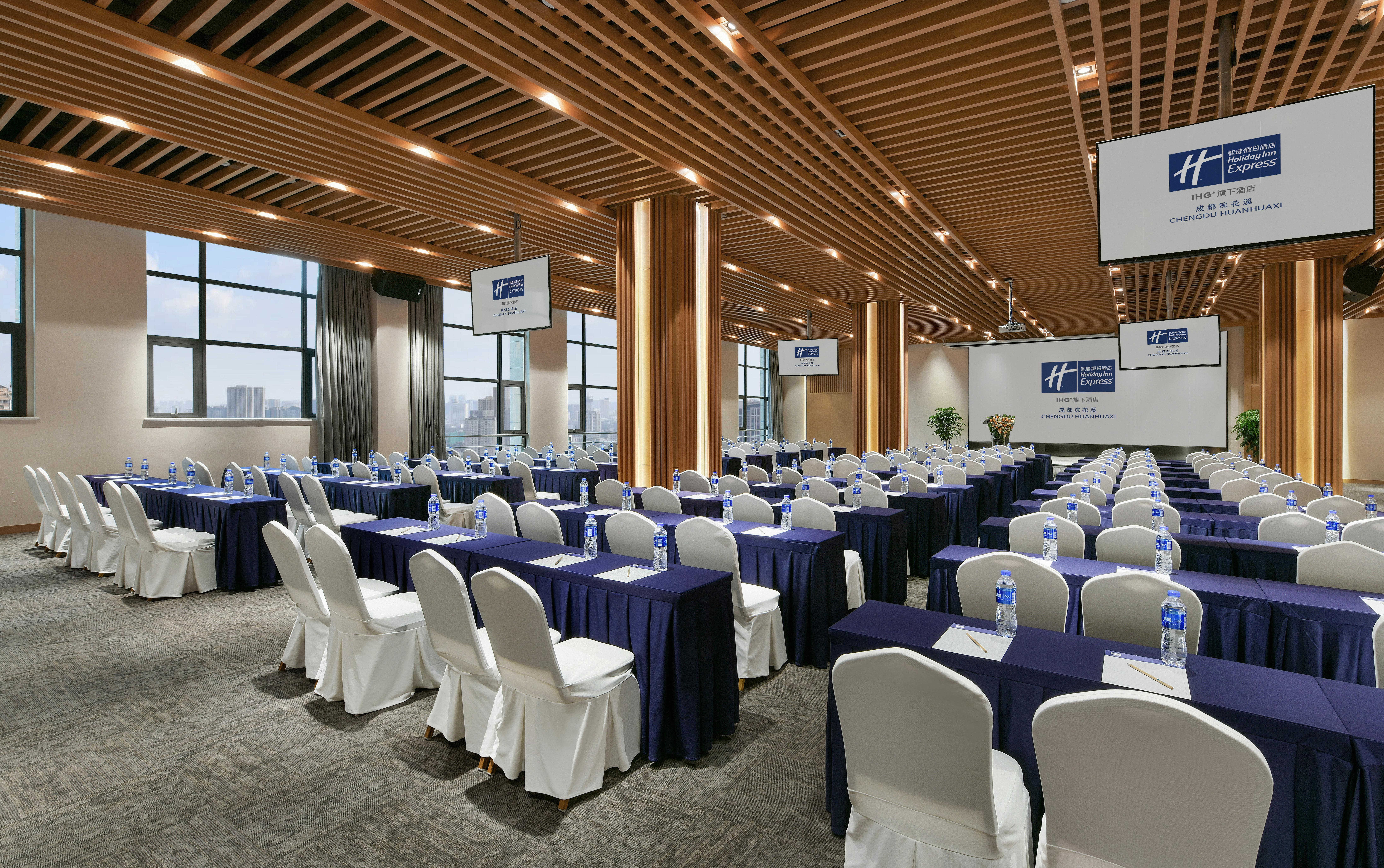 Holiday Inn Express Chengdu Huanhuaxi By Ihg-Near Jinsha Site Musem,Near Wuhou Temple Museum,Welcome Drinks,Free Gym,Free Self-Service Laundry エクステリア 写真