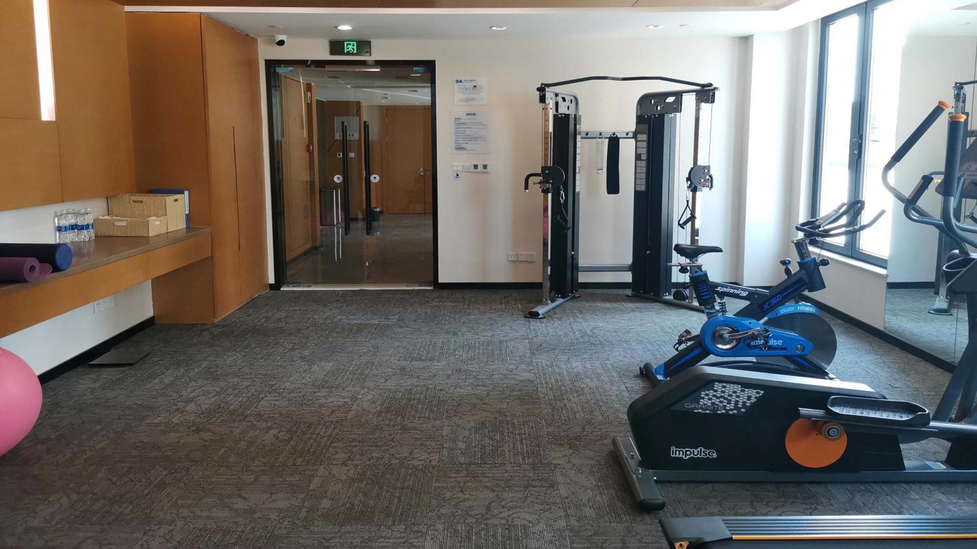 Holiday Inn Express Chengdu Huanhuaxi By Ihg-Near Jinsha Site Musem,Near Wuhou Temple Museum,Welcome Drinks,Free Gym,Free Self-Service Laundry エクステリア 写真