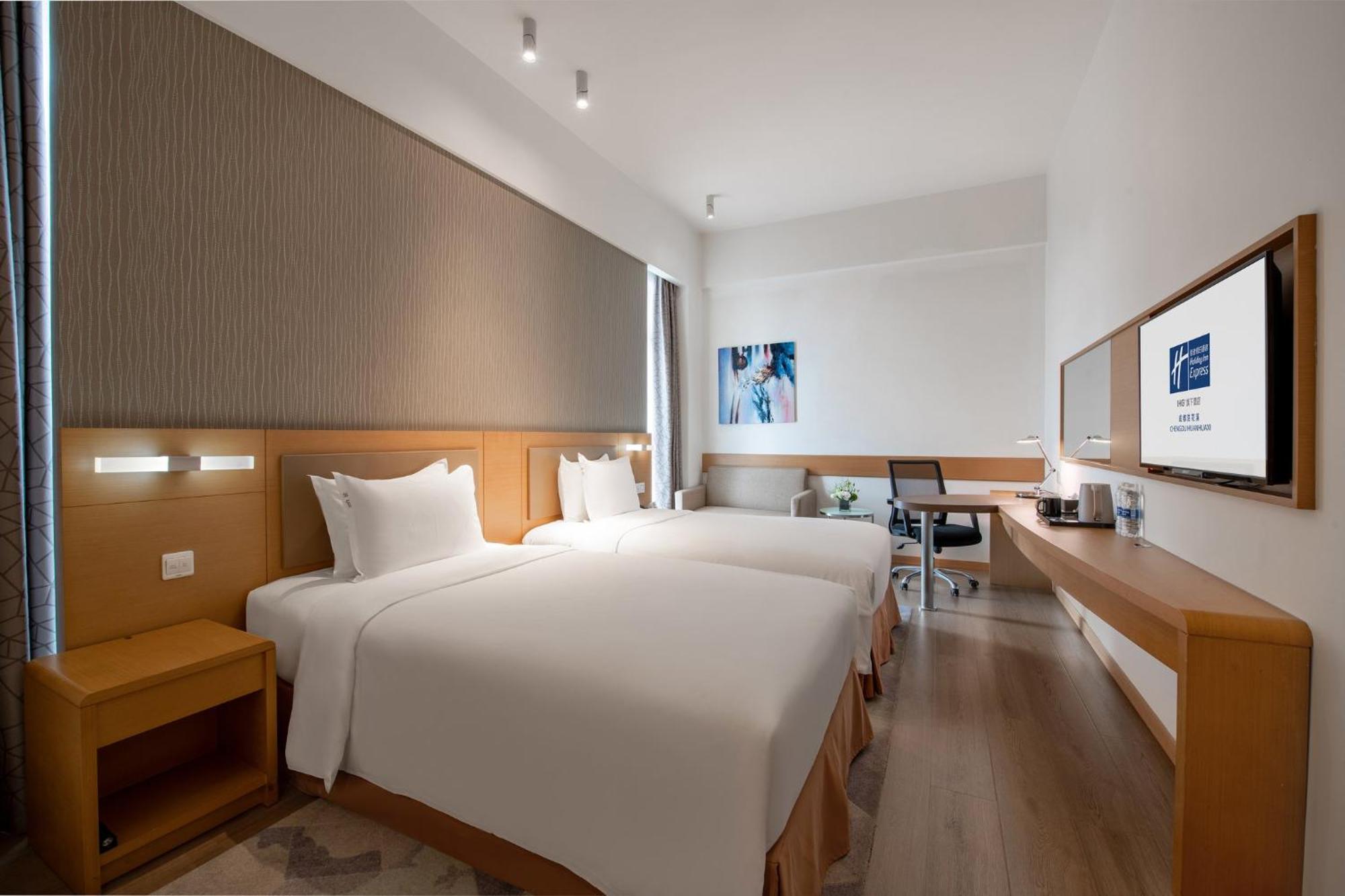 Holiday Inn Express Chengdu Huanhuaxi By Ihg-Near Jinsha Site Musem,Near Wuhou Temple Museum,Welcome Drinks,Free Gym,Free Self-Service Laundry エクステリア 写真