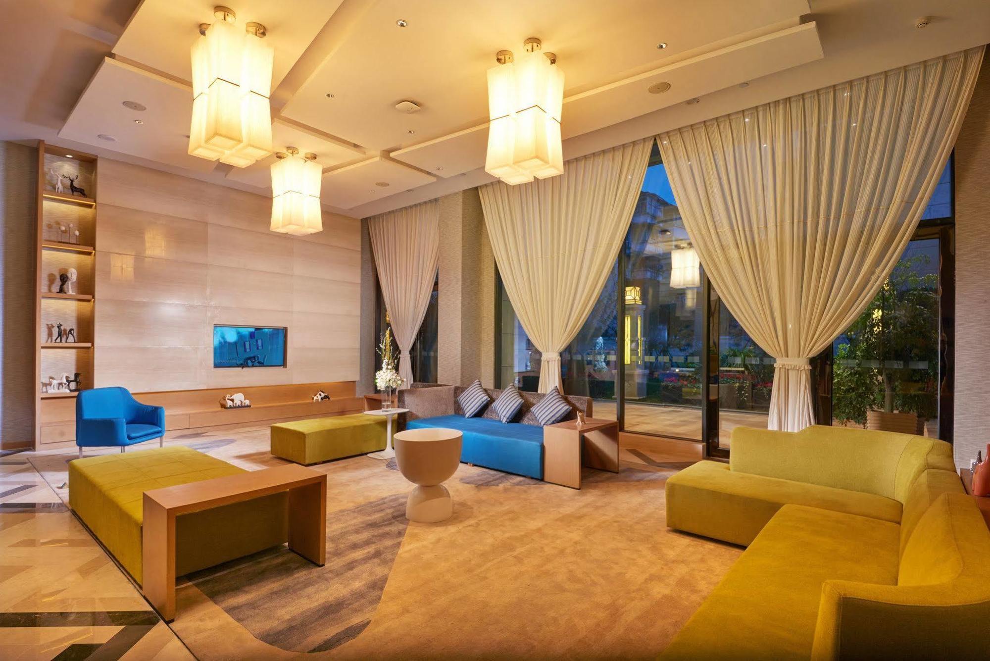 Holiday Inn Express Chengdu Huanhuaxi By Ihg-Near Jinsha Site Musem,Near Wuhou Temple Museum,Welcome Drinks,Free Gym,Free Self-Service Laundry エクステリア 写真